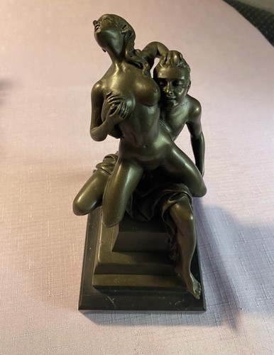 Skulptur bronze liebespaar